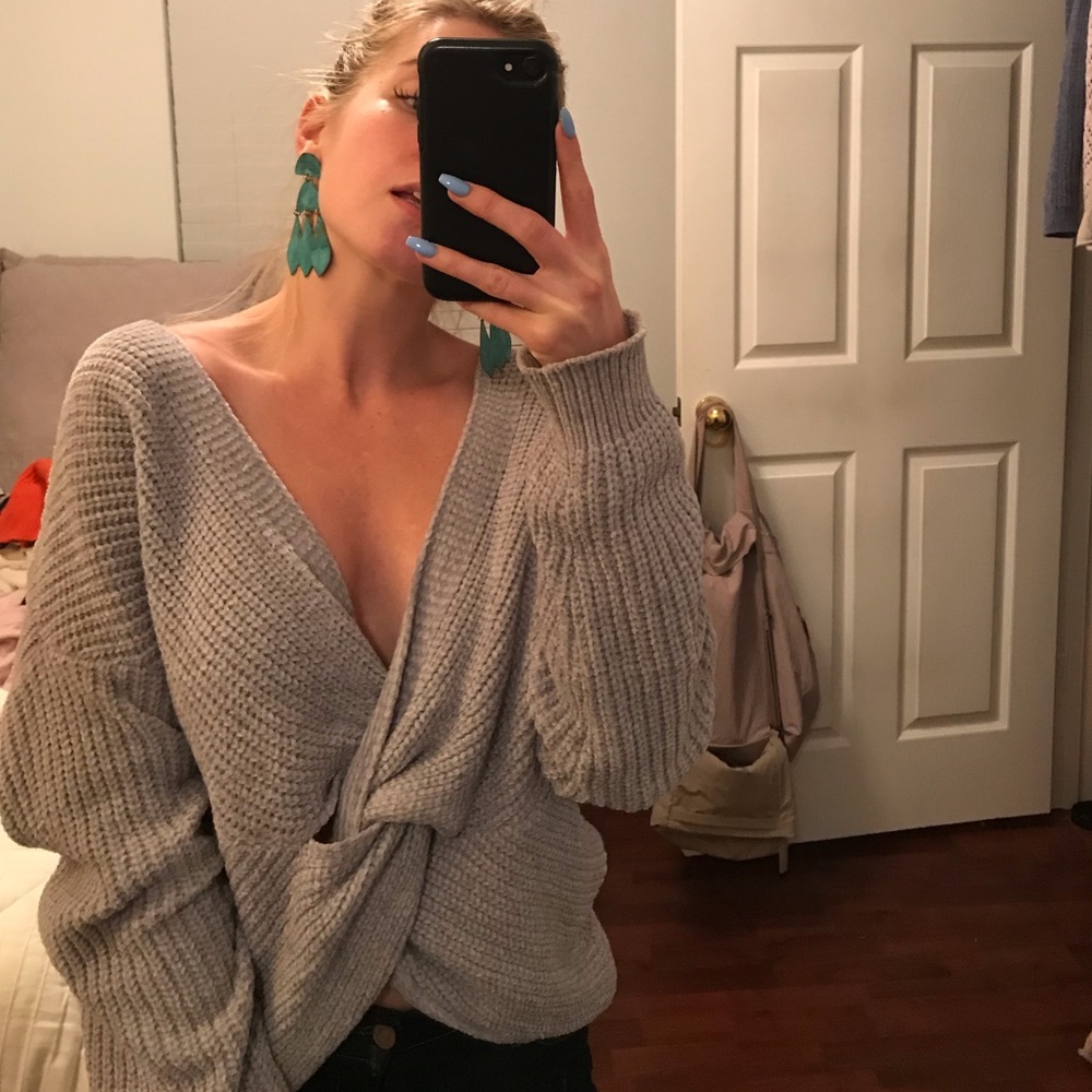 Chunky Off shoulder reversible crop sweater